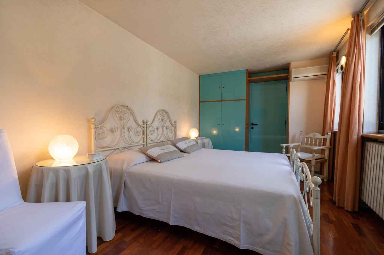 Attico Di Charme Bed & Breakfast Verona Exterior foto