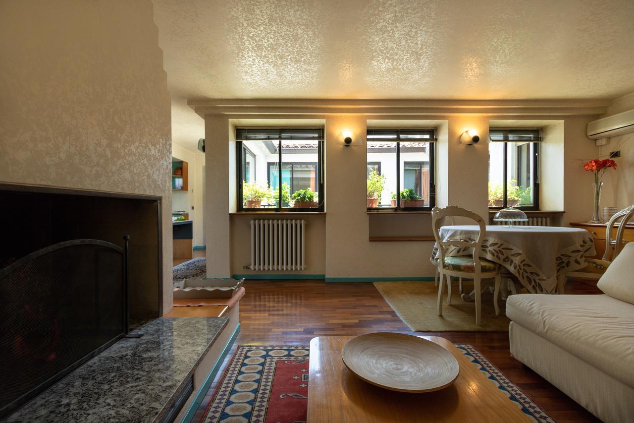 Attico Di Charme Bed & Breakfast Verona Exterior foto