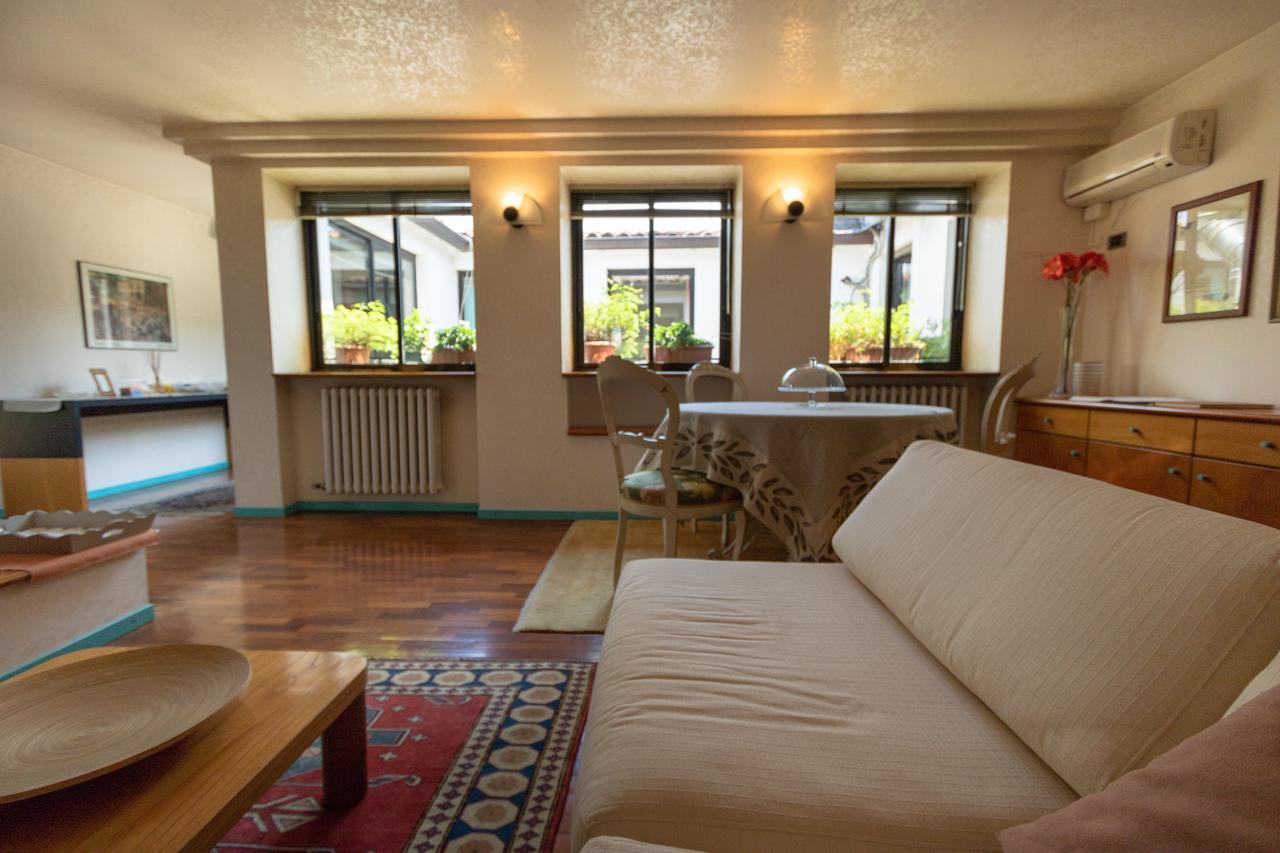 Attico Di Charme Bed & Breakfast Verona Exterior foto
